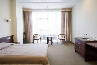 Гостиница Avant Пермь Одноместный Улучшенный с одной двуспальной кроватью (30м2)-1