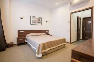 Гостиница Avant Пермь Одноместный Стандарт с одной двуспальной кроватью (20м2)-4